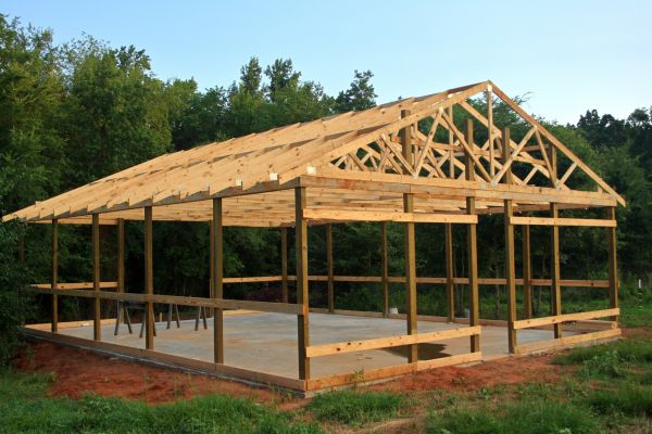 Barn Pad Installation in Des Moines