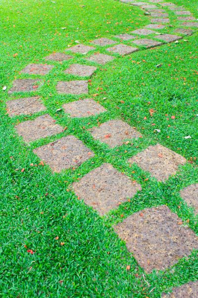 Backyard Pathway Construction in Des Moines